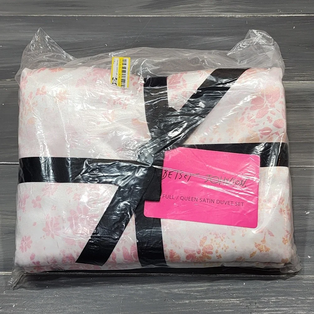Betsey Johnson Butterfly Garden‎ Pink Satin Duvet Set Full Queen 3pc
